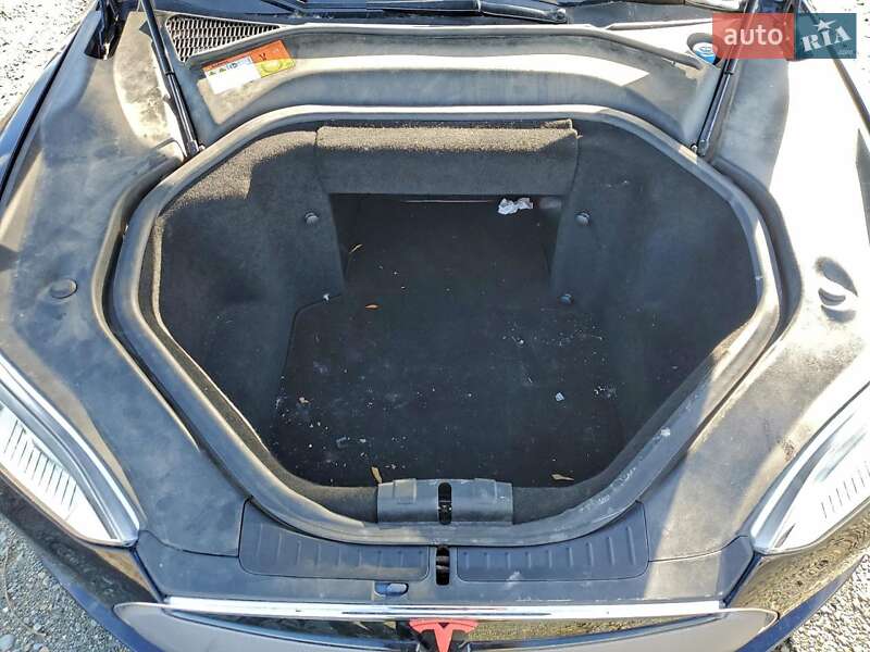 Лифтбек Tesla Model S 2014 в Полтаве