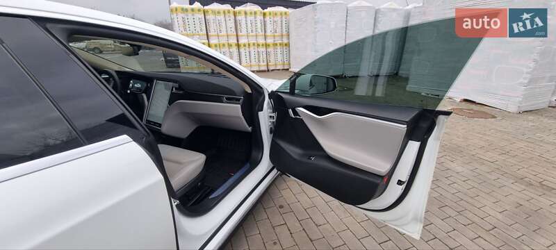 Лифтбек Tesla Model S 2014 в Николаеве