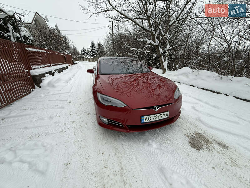 Лифтбек Tesla Model S 2020 в Ужгороде