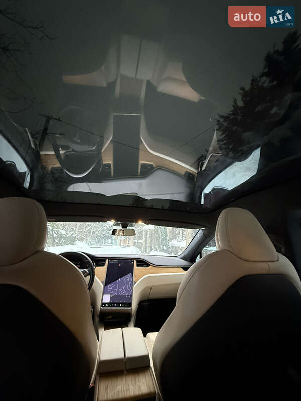Лифтбек Tesla Model S 2020 в Ужгороде