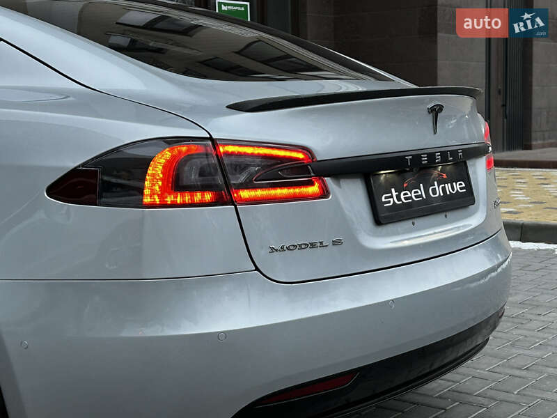 Лифтбек Tesla Model S 2017 в Николаеве