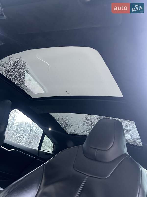 Лифтбек Tesla Model S 2014 в Киеве
