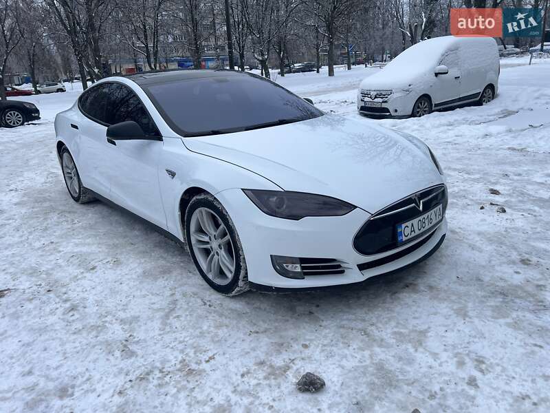 Лифтбек Tesla Model S 2014 в Киеве