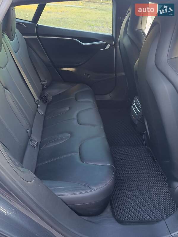 Лифтбек Tesla Model S 2016 в Вознесенске