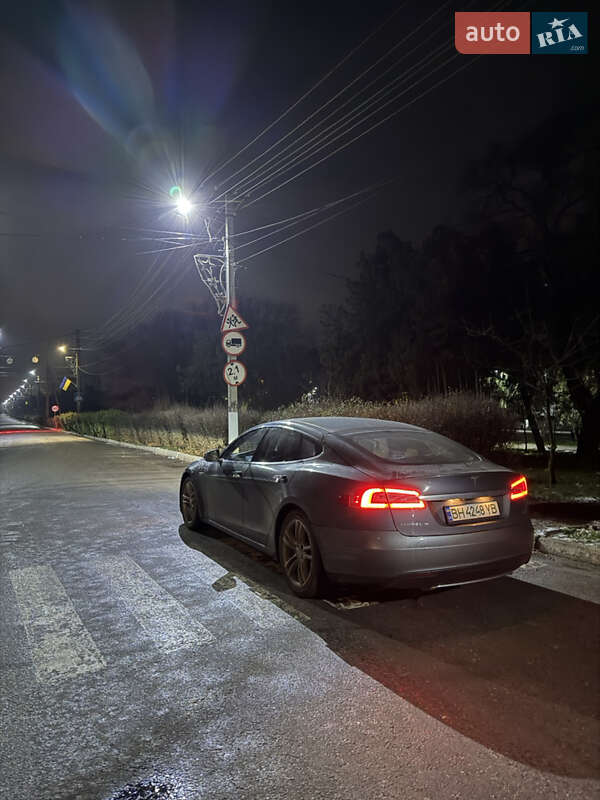 Лифтбек Tesla Model S 2013 в Одессе