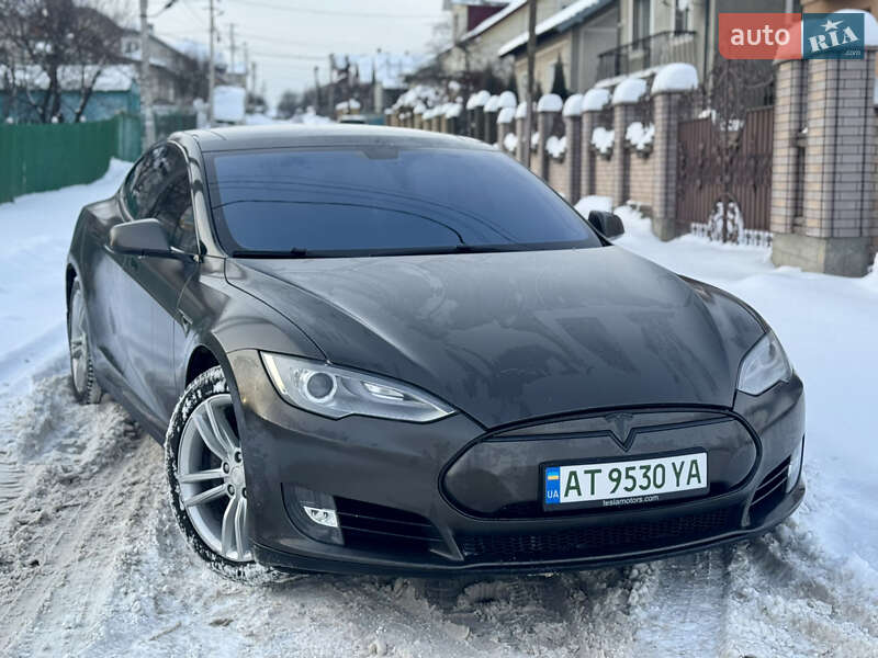 Лифтбек Tesla Model S 2014 в Ивано-Франковске