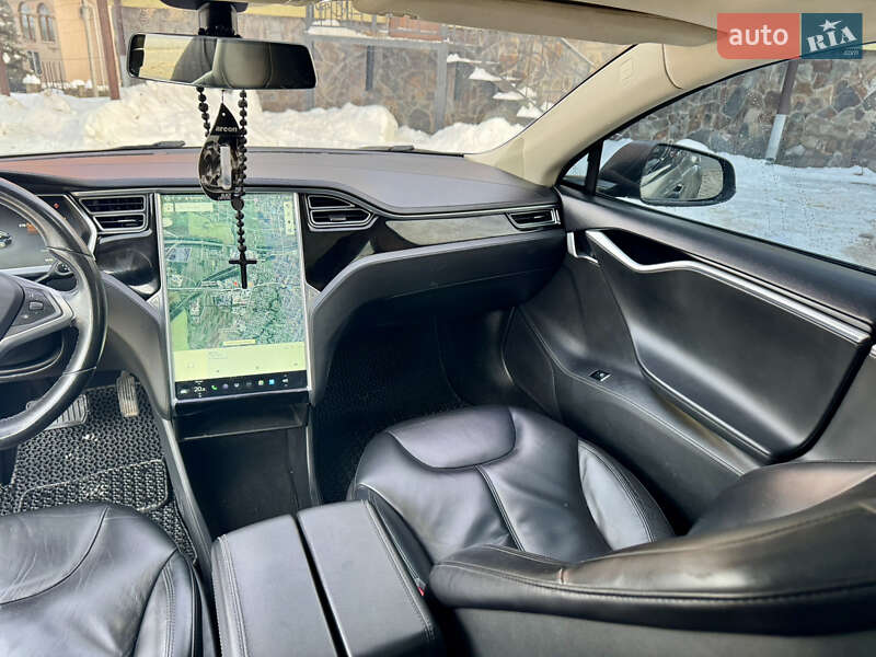 Лифтбек Tesla Model S 2014 в Ивано-Франковске