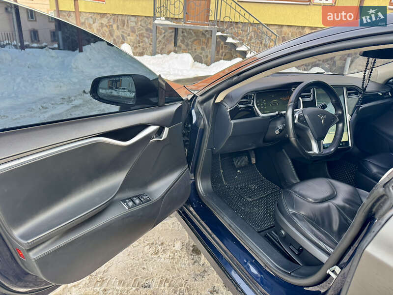 Лифтбек Tesla Model S 2014 в Ивано-Франковске