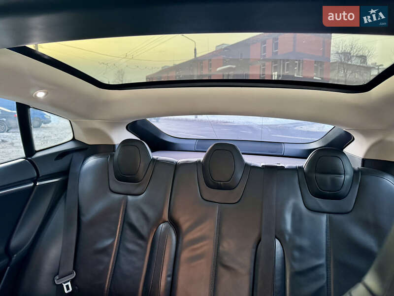 Лифтбек Tesla Model S 2014 в Ивано-Франковске