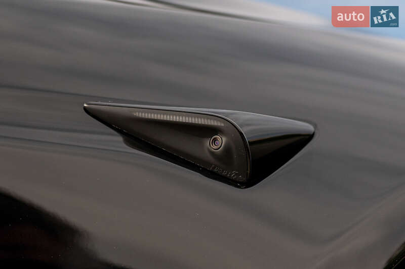 Лифтбек Tesla Model S 2022 в Львове
