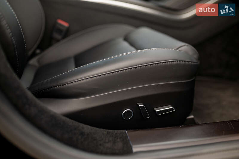 Лифтбек Tesla Model S 2022 в Львове