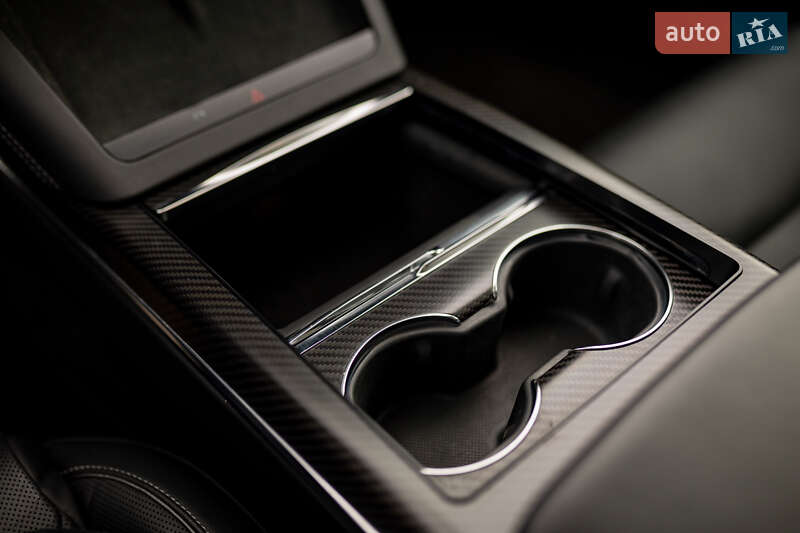 Лифтбек Tesla Model S 2022 в Львове