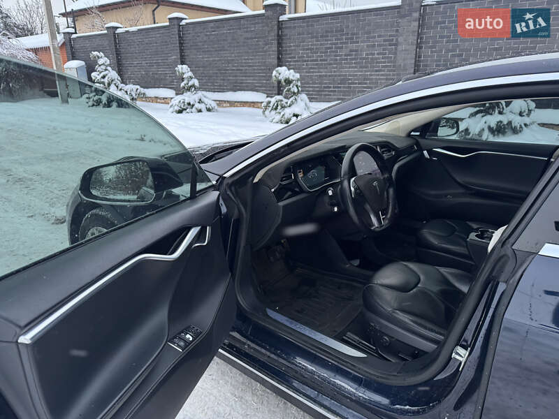 Лифтбек Tesla Model S 2015 в Киеве фото 13 Лифтбек Tesla Model S 2015 в Киеве