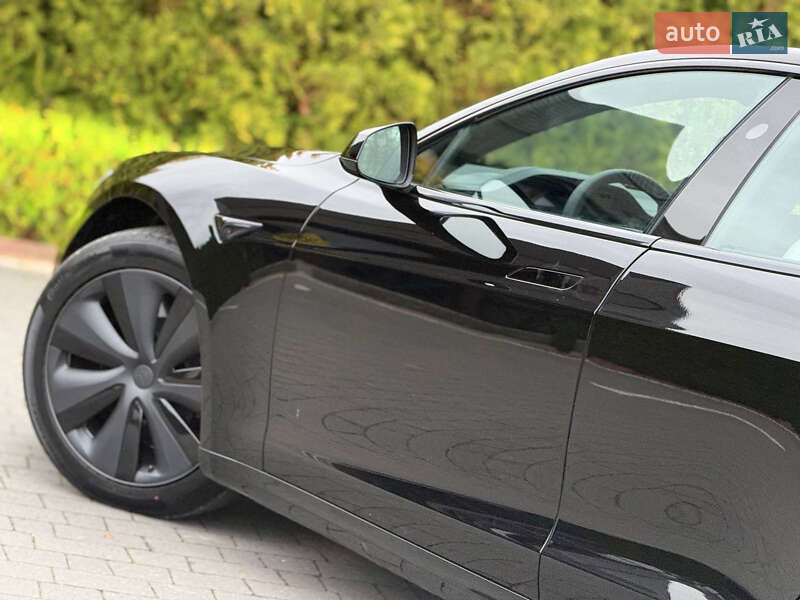 Лифтбек Tesla Model S 2023 в Стрые