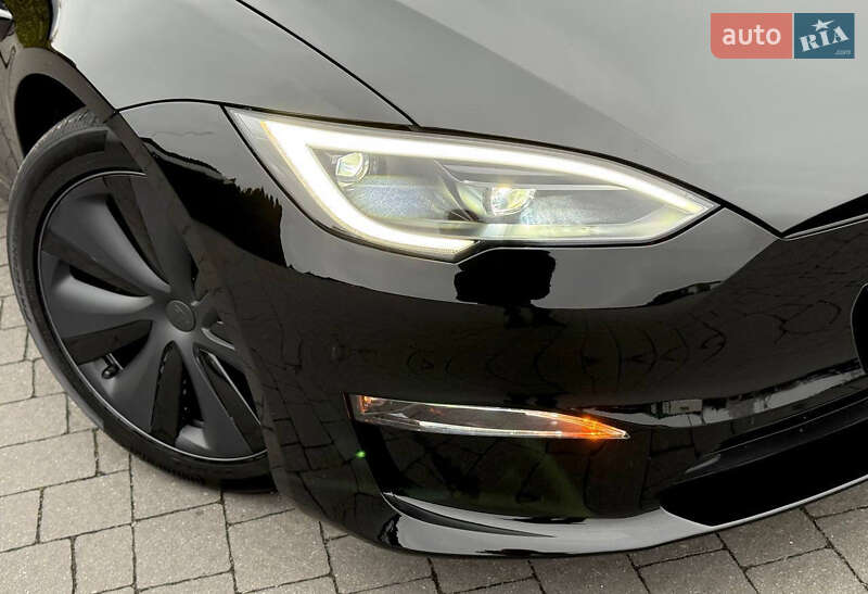 Лифтбек Tesla Model S 2023 в Стрые
