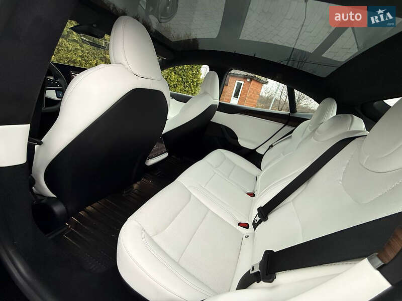 Лифтбек Tesla Model S 2023 в Стрые