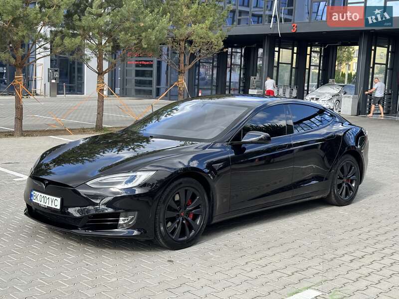 Ліфтбек Tesla Model S 2018 в Рівному