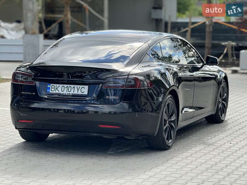 Ліфтбек Tesla Model S 2018 в Рівному