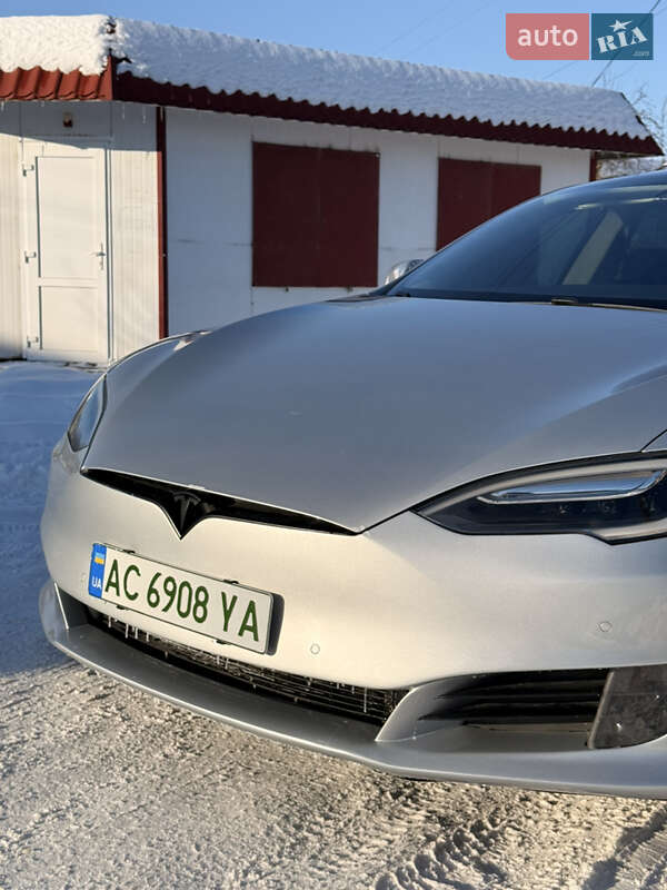 Ліфтбек Tesla Model S 2016 в Володимирі