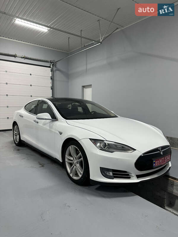 Лифтбек Tesla Model S 2015 в Миргороде фото 5 Лифтбек Tesla Model S 2015 в Миргороде
