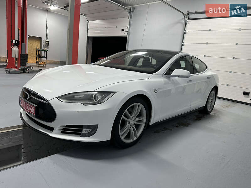 Лифтбек Tesla Model S 2015 в Миргороде фото 14 Лифтбек Tesla Model S 2015 в Миргороде