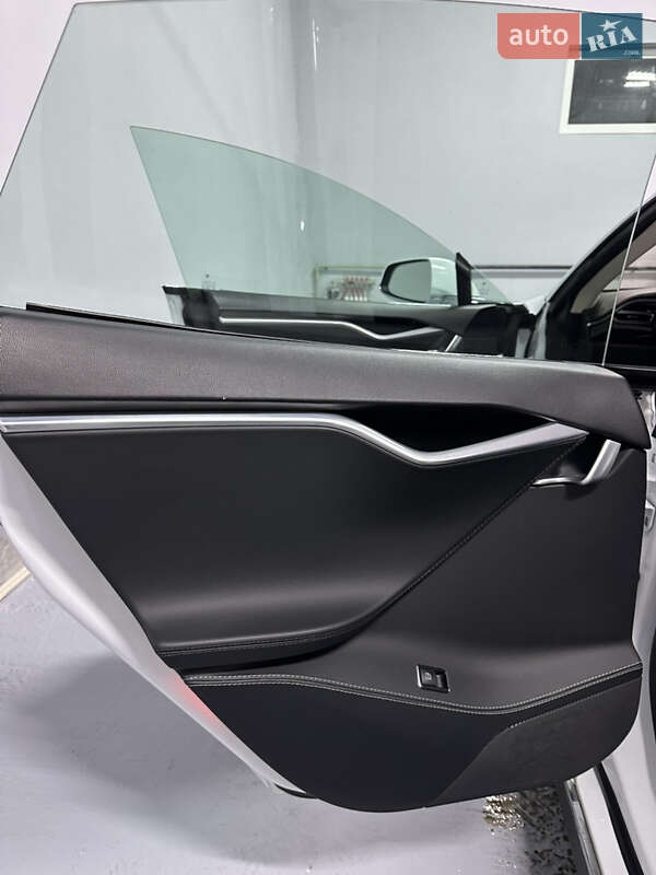 Лифтбек Tesla Model S 2015 в Миргороде фото 24 Лифтбек Tesla Model S 2015 в Миргороде