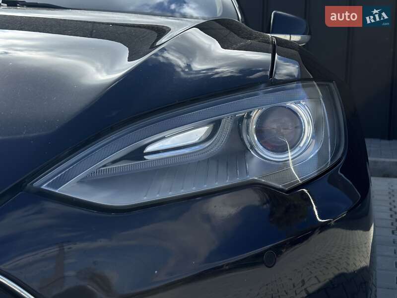 Лифтбек Tesla Model S 2013 в Каменец-Подольском