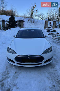Ліфтбек Tesla Model S 2016 в Львові