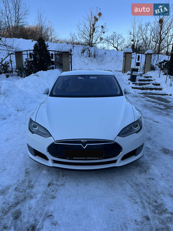 Tesla Model S 2016
