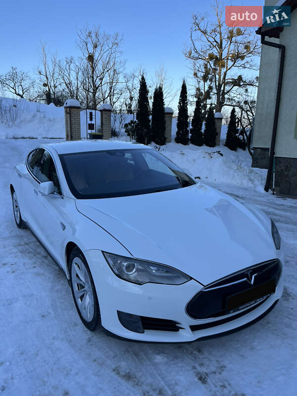 Лифтбек Tesla Model S 2016 в Львове фото 3 Лифтбек Tesla Model S 2016 в Львове