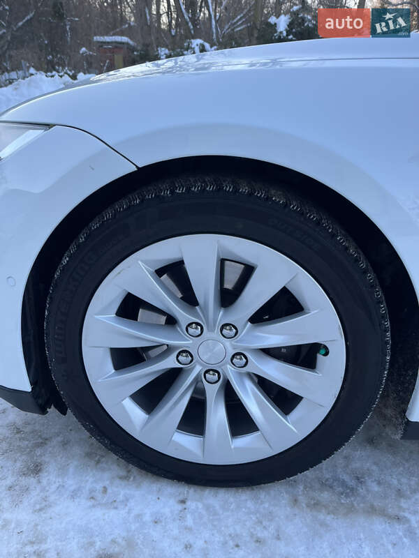 Лифтбек Tesla Model S 2016 в Львове фото 11 Лифтбек Tesla Model S 2016 в Львове