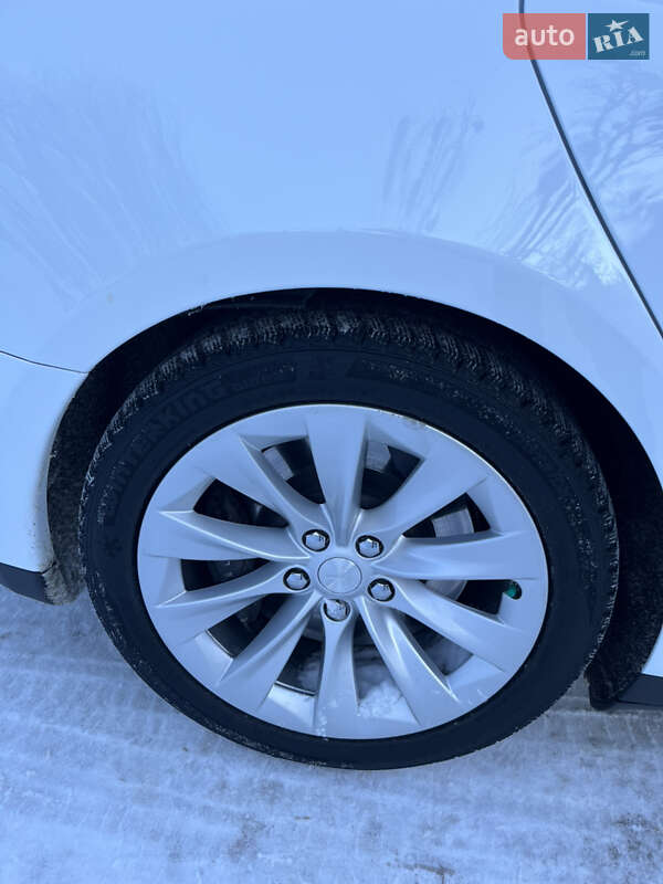 Лифтбек Tesla Model S 2016 в Львове фото 14 Лифтбек Tesla Model S 2016 в Львове