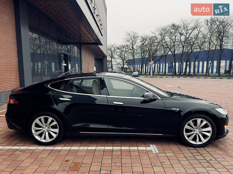 Лифтбек Tesla Model S 2015 в Одессе
