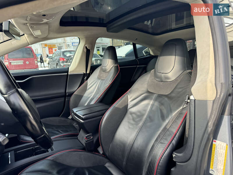 Лифтбек Tesla Model S 2014 в Коломые