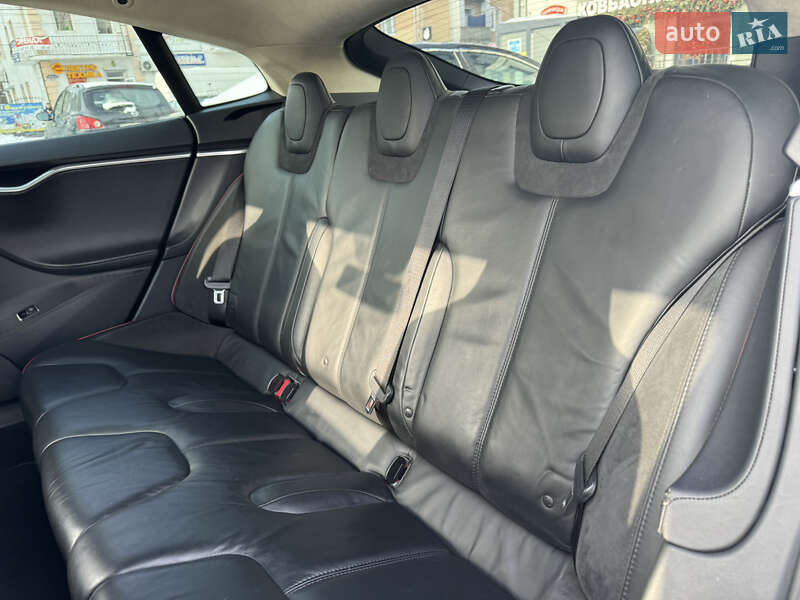 Лифтбек Tesla Model S 2014 в Коломые