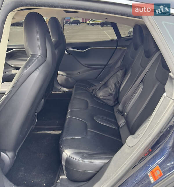 Ліфтбек Tesla Model S 2014 в Львові