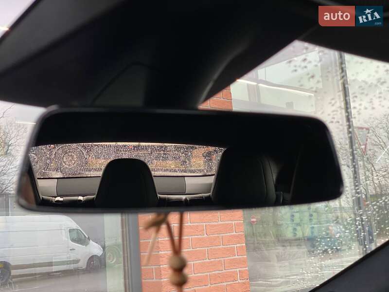 Лифтбек Tesla Model S 2019 в Киеве фото 34 Лифтбек Tesla Model S 2019 в Киеве