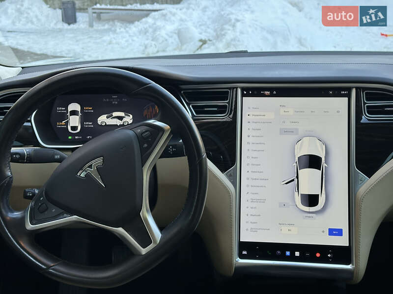 Ліфтбек Tesla Model S 2016 в Львові фото 12 Ліфтбек Tesla Model S 2016 в Львові