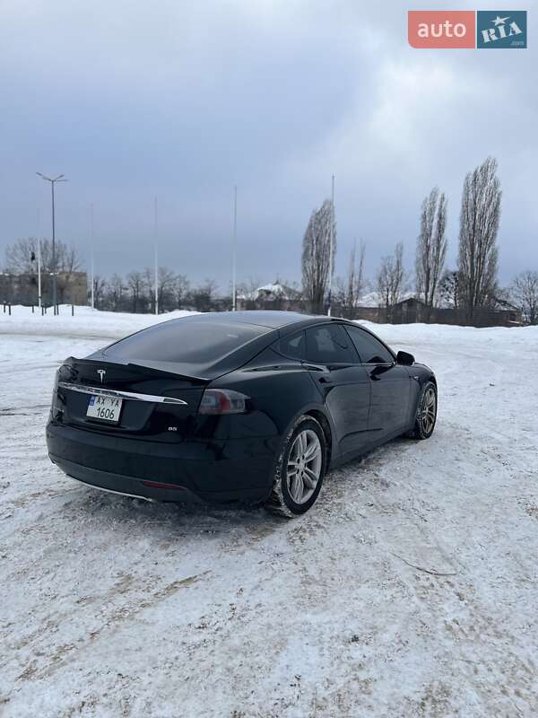 Ліфтбек Tesla Model S 2014 в Харкові