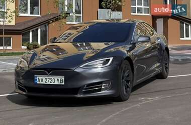 Лифтбек Tesla Model S 2017 в Киеве