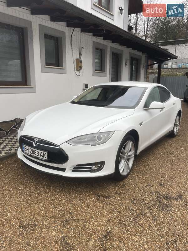 Ліфтбек Tesla Model S 2013 в Одесі
