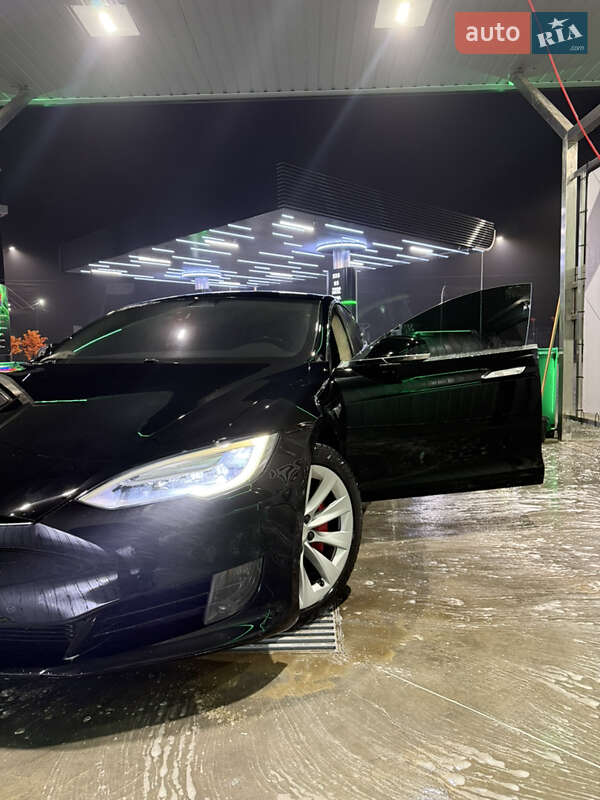 Лифтбек Tesla Model S 2016 в Черновцах фото 2 Лифтбек Tesla Model S 2016 в Черновцах
