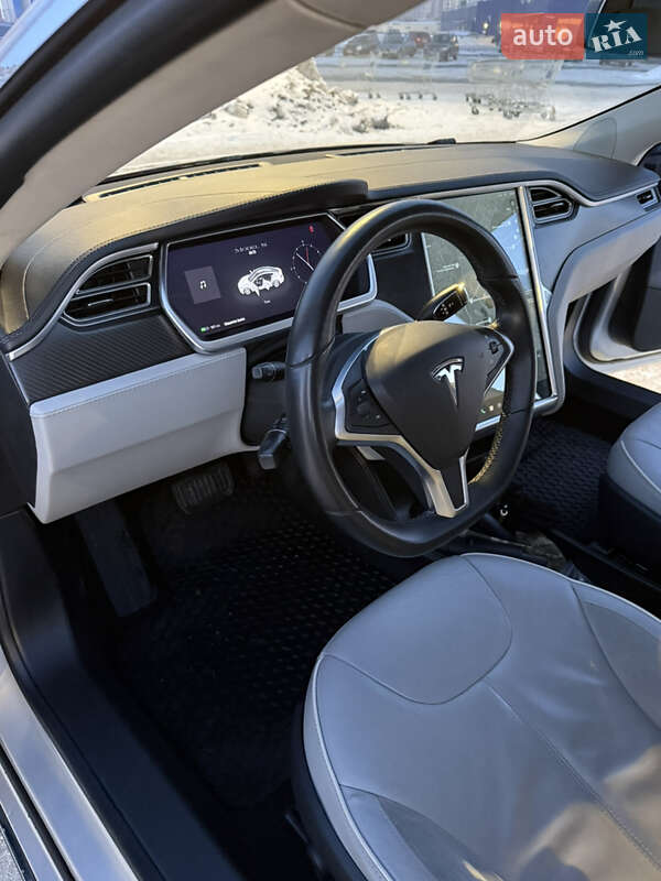 Лифтбек Tesla Model S 2014 в Киеве