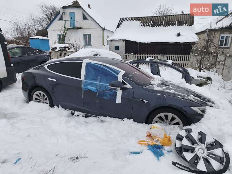 Ліфтбек Tesla Model S 2016 в Сквирі