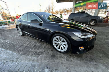 Лифтбек Tesla Model S 2016 в Долине