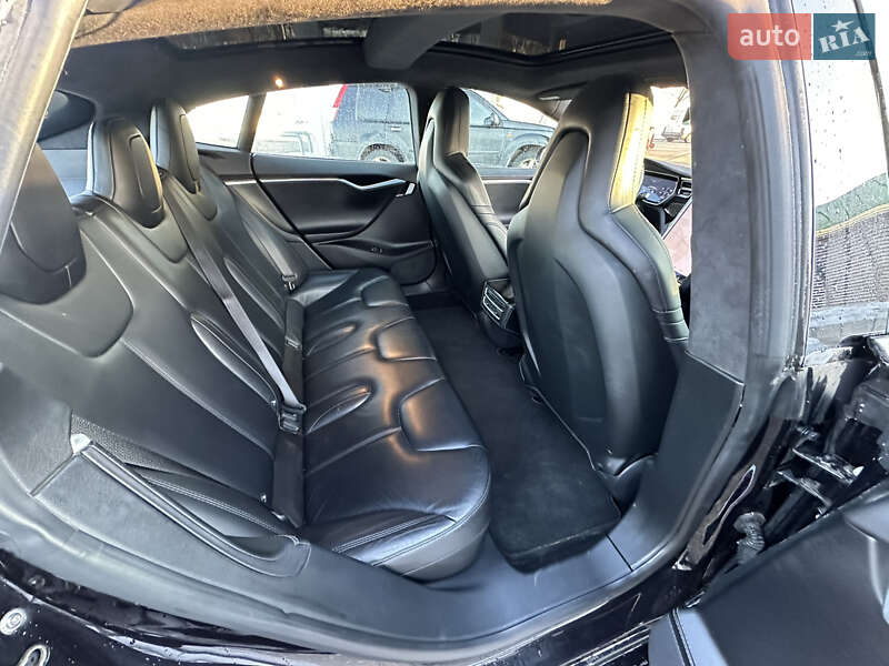 Лифтбек Tesla Model S 2016 в Долине фото 9 Лифтбек Tesla Model S 2016 в Долине