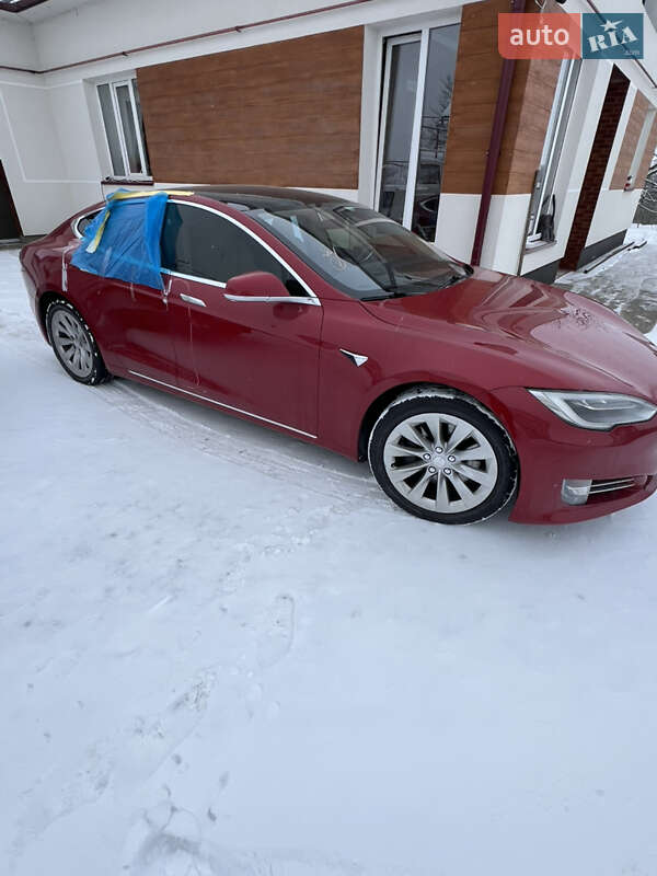 Лифтбек Tesla Model S 2017 в Черновцах фото 3 Лифтбек Tesla Model S 2017 в Черновцах