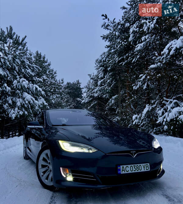Tesla Model S 2016