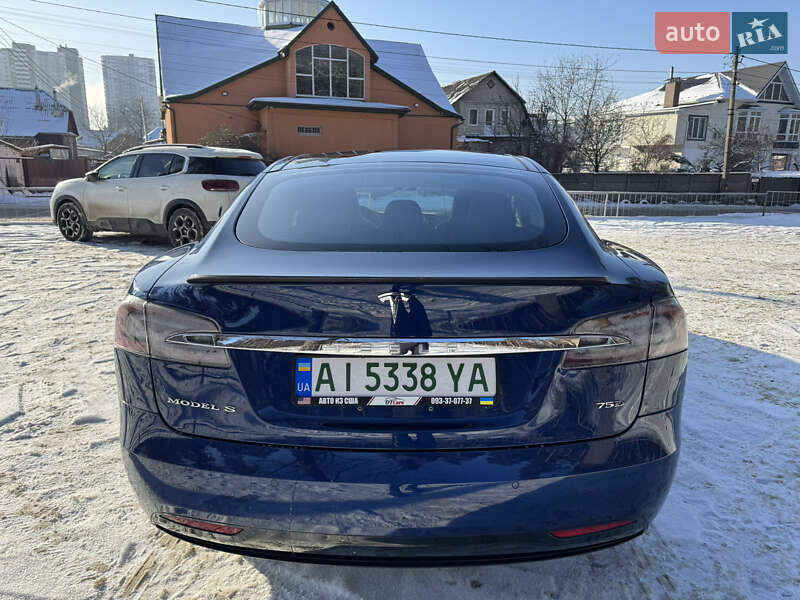 Лифтбек Tesla Model S 2016 в Киеве