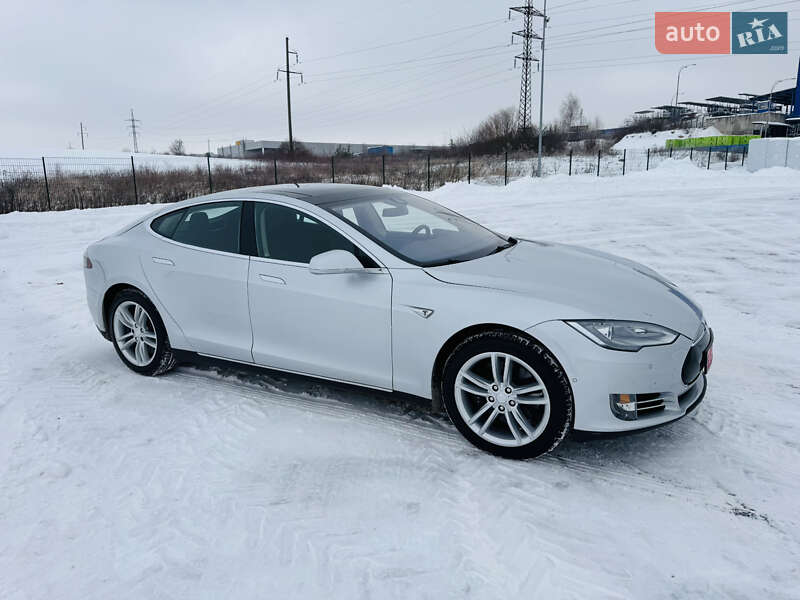 Лифтбек Tesla Model S 2015 в Ровно фото 8 Лифтбек Tesla Model S 2015 в Ровно